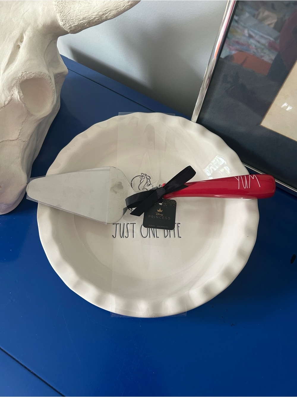 Rae Dunn Snow White and the Seven Dwarfs Just One Bite Pie Plate with Yum Server